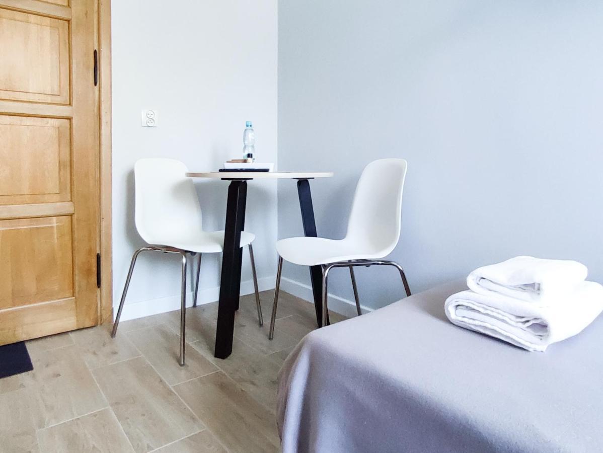 Apart Hostel S8 Blizne Jasinskiego Luaran gambar
