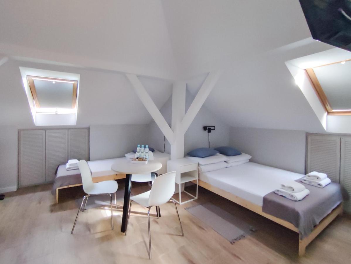 Apart Hostel S8 Blizne Jasinskiego Luaran gambar